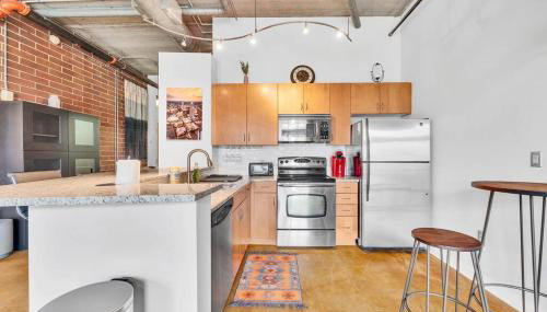 Charming 1BR Condo - Full Kitchen - Uptown Living - Foto 2