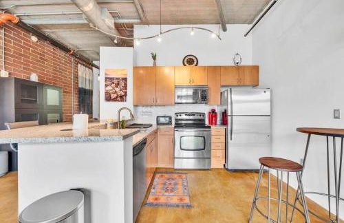 Charming 1BR Condo - Full Kitchen - Uptown Living - Foto 2