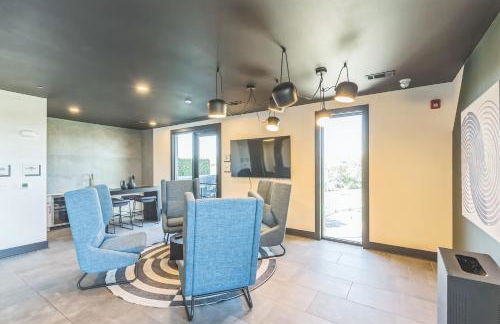 Gorgeous Apt for 8 with Rooftop & Gym Near DT - Foto 21