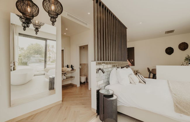 Comfy Studios Hotel - Photo 17