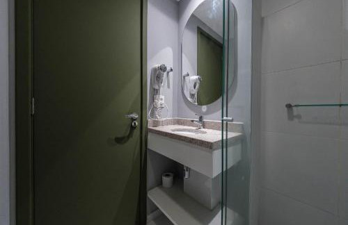 LZ414 - Conforto na Luz: Apto Moderno com Piscina - Foto 30