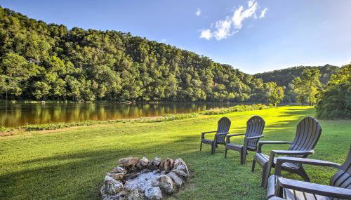 Cozy Waterfront Cottage with Deck on White River! - Foto 2