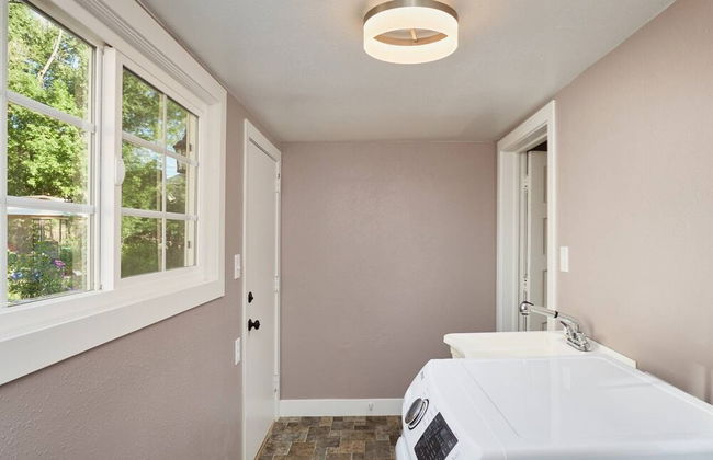 2BR Olympic Center Downtown - Photo 7