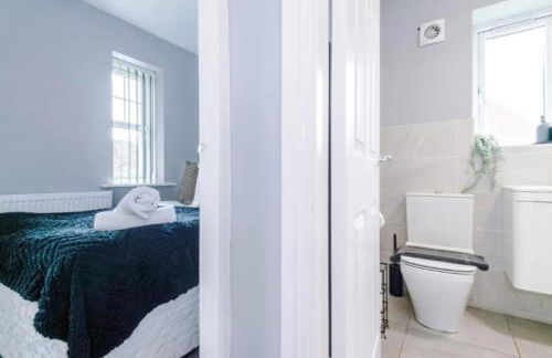 Lux 3 Bed 10 mins from Centre - Parking & Netflix - Foto 9