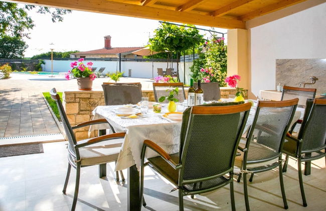 Adorable Holiday Home With Pool and Terrace - Foto 31