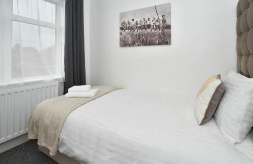 Moonlight House - sleeps 7, driveway, garden - Photo 35