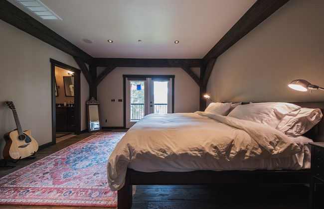 Chateau Fortine Retreat for 6! - Photo 8