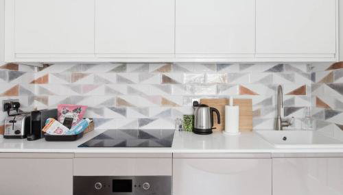 Decompress at a Serene Studio in Classic Townhouse - Foto 4