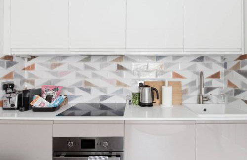 Decompress at a Serene Studio in Classic Townhouse - Foto 4