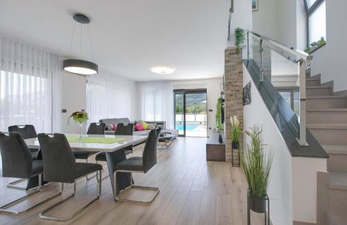 Villa Supernus with Heated Pool - Foto 21