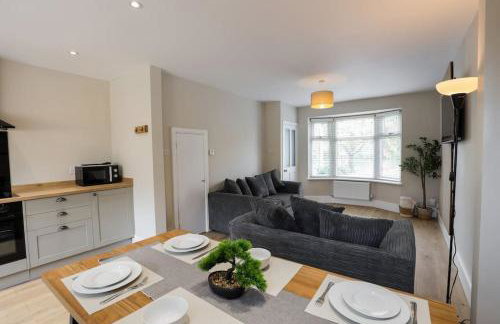 'Station House' Cosy Renovated Family-Friendly Home in Runcorn, Cheshire - Train Station Liverpool Chester Links, Brindley Theatre - Foto 14