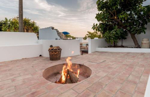 CoolHouses Algarve, Luz, 3 Bed villa, 1 bed studio, heated pool & jacuzzi, sea views, Casa Pequena - Foto 10