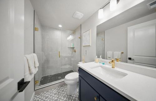 BRAND NEW Scenic Luxury Mountain Retreat - Foto 40