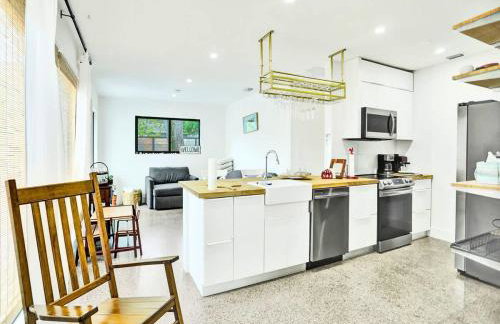 Lakefront Villa with Heated Pool Kayaks and Outdoor Fun - Foto 26