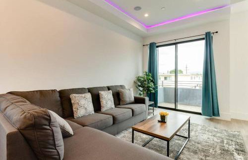 Luxury Modern 4 bedroom 3 Bath Home With Rooftop Deck #3 - Foto 11