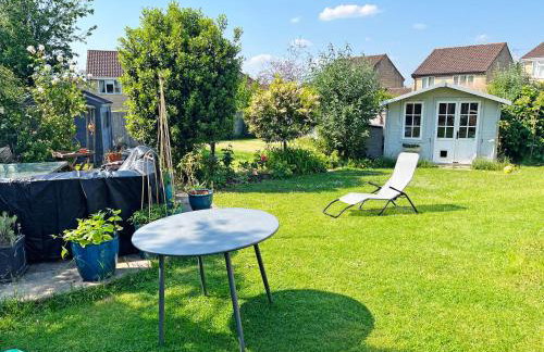 Cotswold studio with kitchen & patio - Photo 14