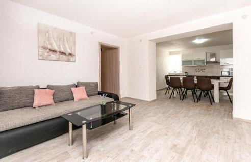 7 Bedroom Awesome Home In Polaca - Foto 25