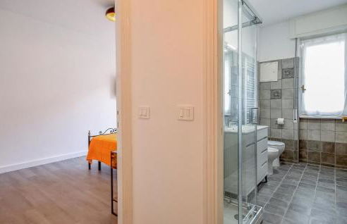 1 Bedroom Nice Apartment In Recco - Foto 13