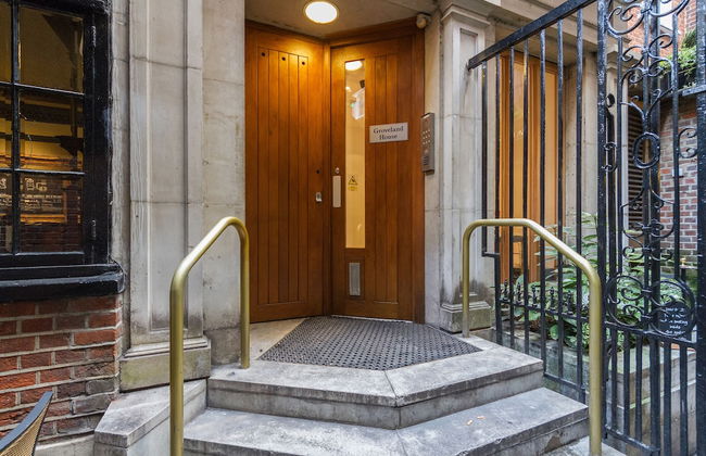 Roomspace Apartments -Groveland Court - Photo 1