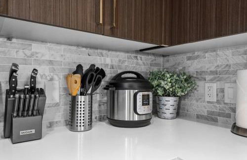 Luxury 1BR Apt-Pool RWJ-Rutgers StPeter-Free Parking - NYC316 - Foto 14