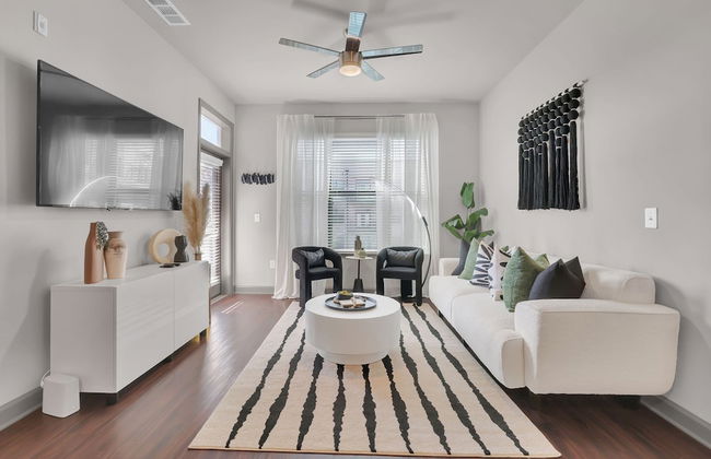 Ebony Ivory Midtown King Bed - Foto 16