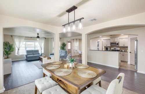 8 Mi to Fort Cavazos! Modern Home with Fire Pit - Foto 2