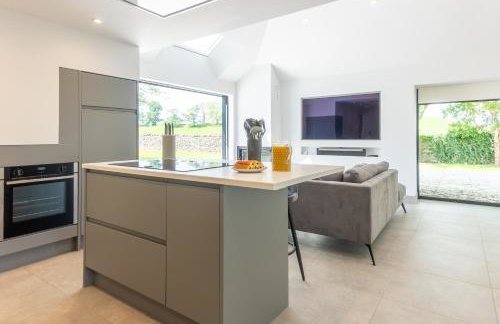 Perfect Family Retreat with Hot Tub, Nr the Lakes - Foto 7