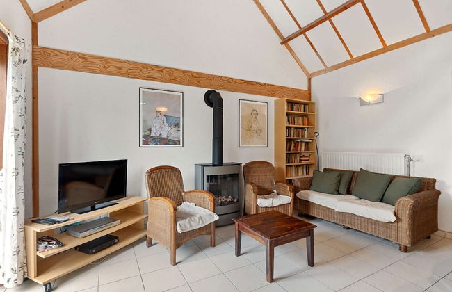 Nice Holiday Home by the sea - Photo 11