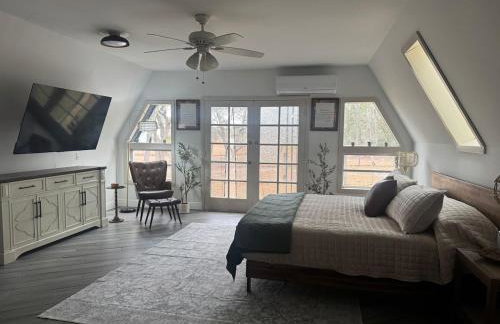 DeLand Dome House- 98 Inch TV - Open Kitchen - Near Bridle Oaks - Photo 18