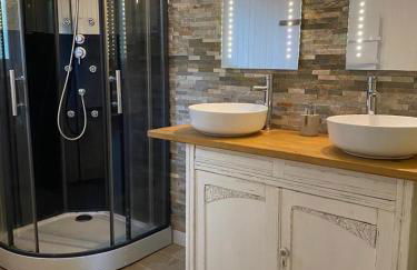 Gîte Le Bellevue avec piscine privative - climatisation - Foto 8