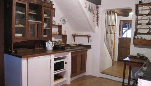 Cottage on Hill - Photo 5