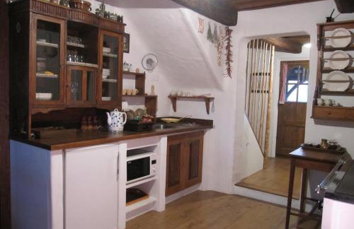 Cottage on Hill - Photo 5