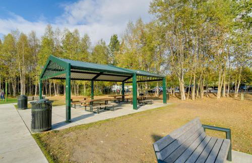 Charming Anchorage Home with Grill and Deck! - Foto 24