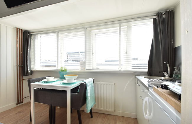 Elegant Studio Near Beach - Photo 19