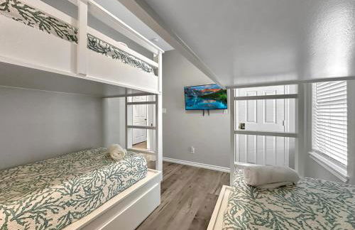 Beachfront 4BR - Tiki Bar, Yard Games, Pet-Friendly - Foto 27