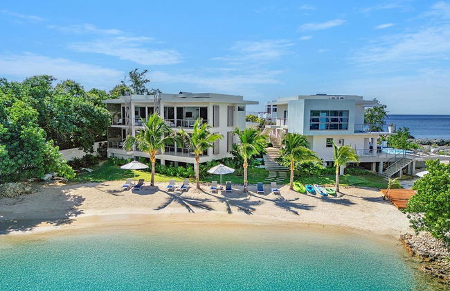 Santosha Whitehouse JM - 10 Bedroom Villa w Private Beach - Photo 1