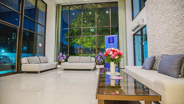 Coin salon dans le hall