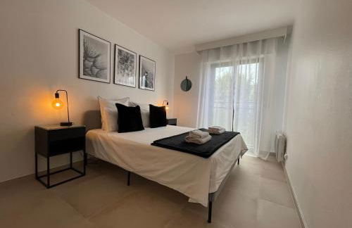 Domaine D'Ahmosis, modern 2 bedrooms refurbished apartment, f3 moderne fraichement rénové - Foto 1