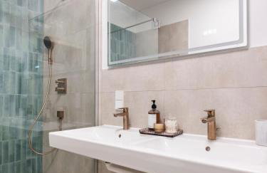 KuDAMM Charming Old Home,4-9 ppl,Family Friendly,Wifi,Savignyplatz - Photo 13