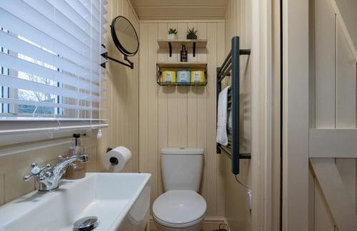 Shepherdshut-hot Tub-cotswolds-petfriendly - Photo 51