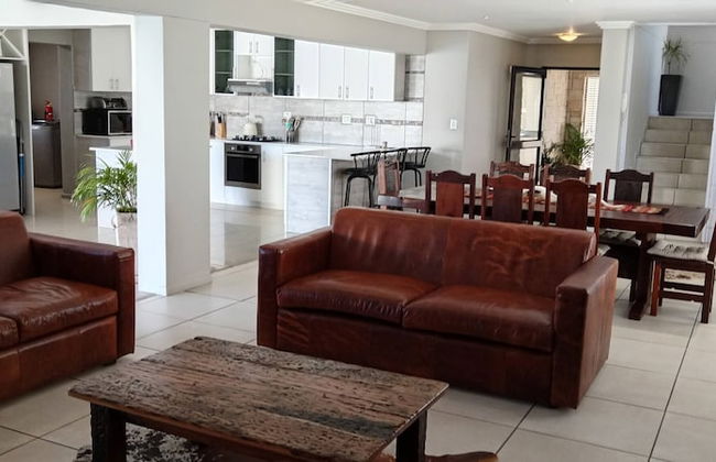 Relax in Style at Ndigo Blue, Langebaan's Coziest Holiday Home - Foto 1