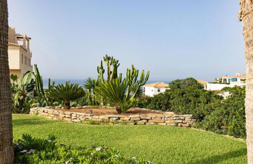 La Cala gorgeous 2 bedroom apartment with stunning gardens, pools and sea views - Photo 30