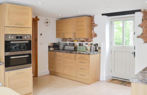 Fair Maid - Photo 12