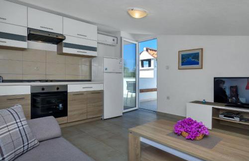 Apartment Cico-9 by Interhome - Foto 2