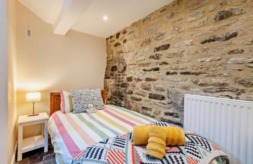 Castle Forge 4-Bedroom Historic Purbeck Forge in Kingston, Corfe Castle, Sleeps 7 - Photo 53