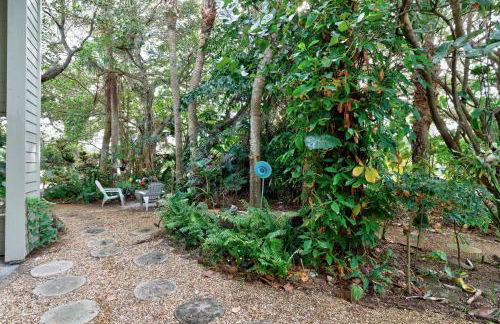 Beach Paradise Getaway - 200ft from Beach! - Foto 64