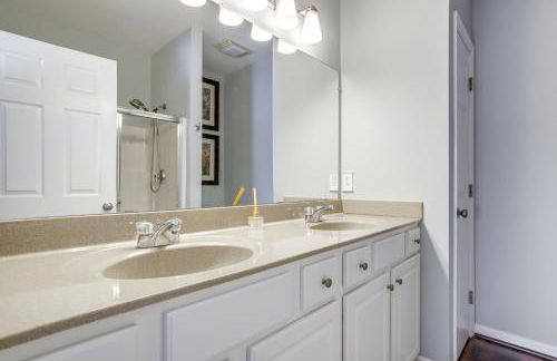 Community Pool and Private Balcony Chic Lewes Gem - Foto 15