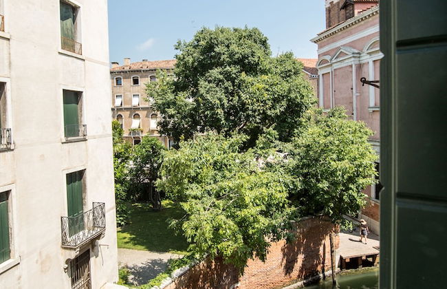 Locanda Leon Bianco on the Grand Canal - Photo 36