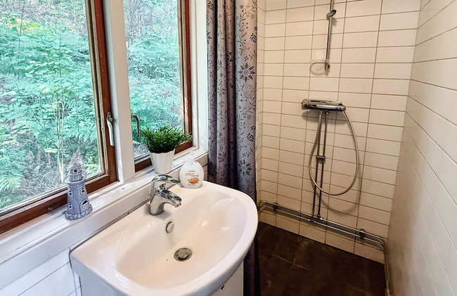 4 Person Holiday Home in Bullaren - Foto 2