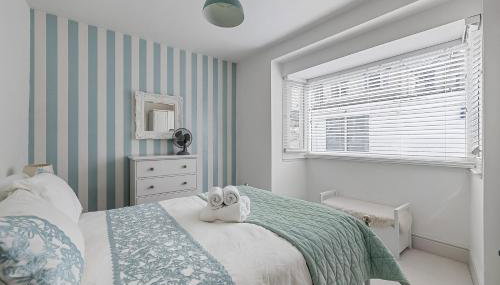 Sleeps 7 Large 4 Bed Town House for Contractors & Families & Friends in Great Central Location - Foto 2